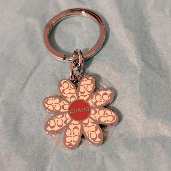 COACH Silver Daisy Purse Fob / Key Chain NWOT - Picture 1 of 4